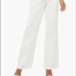 Pleated details wide leg jeans. White
